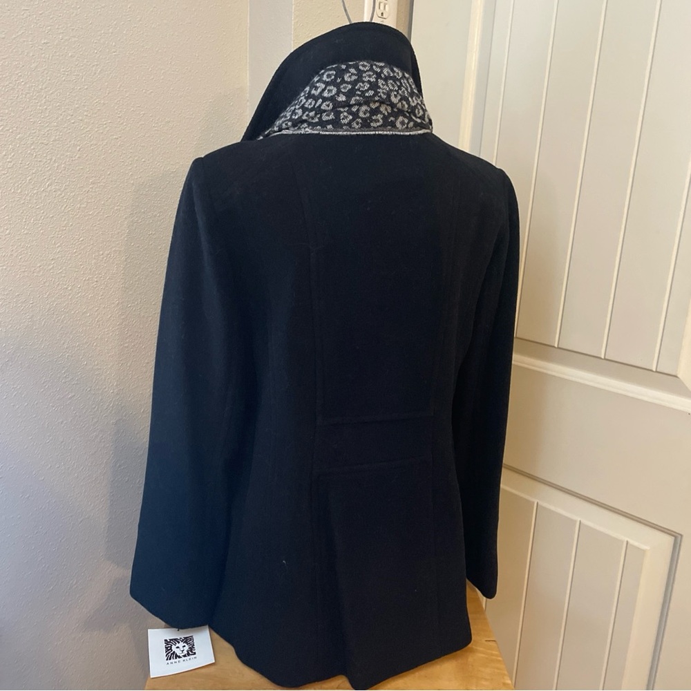 Anne Klein Black Peacoat with Gray Leopard Scarf size L NWT - Picture 2 of 5
